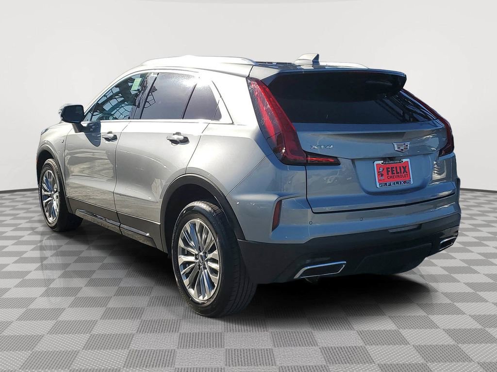 Used 2024 Cadillac XT4 Premium Luxury image 4