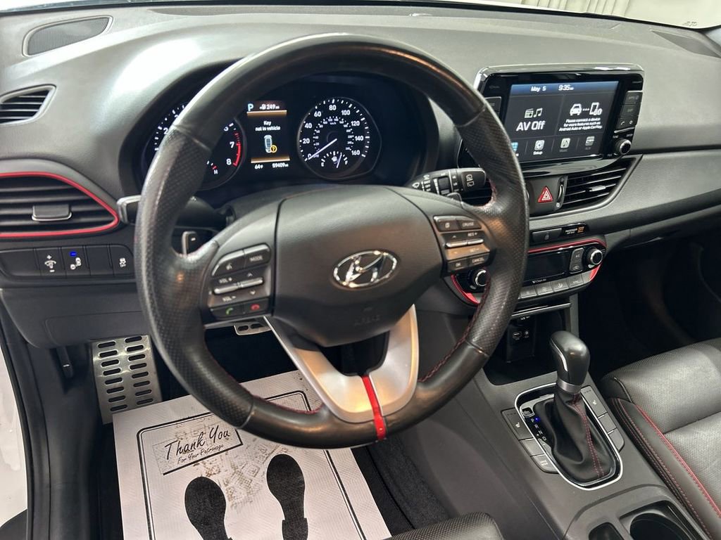 Used 2018 Hyundai Elantra GT Sport FWD image 4