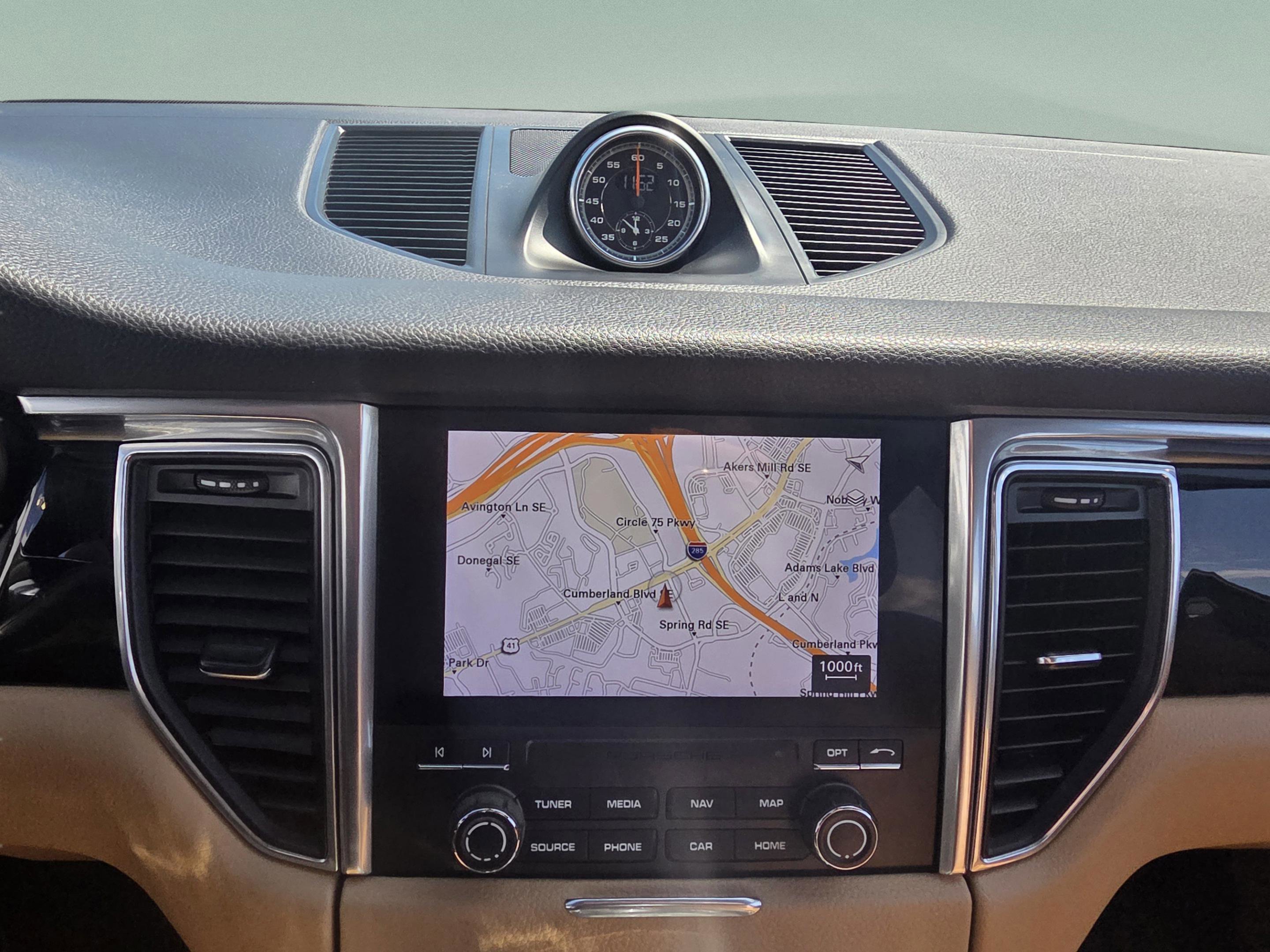 Used 2018 Porsche Macan image 27