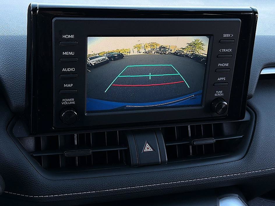 Used 2019 Toyota RAV4 LE FWD image 13