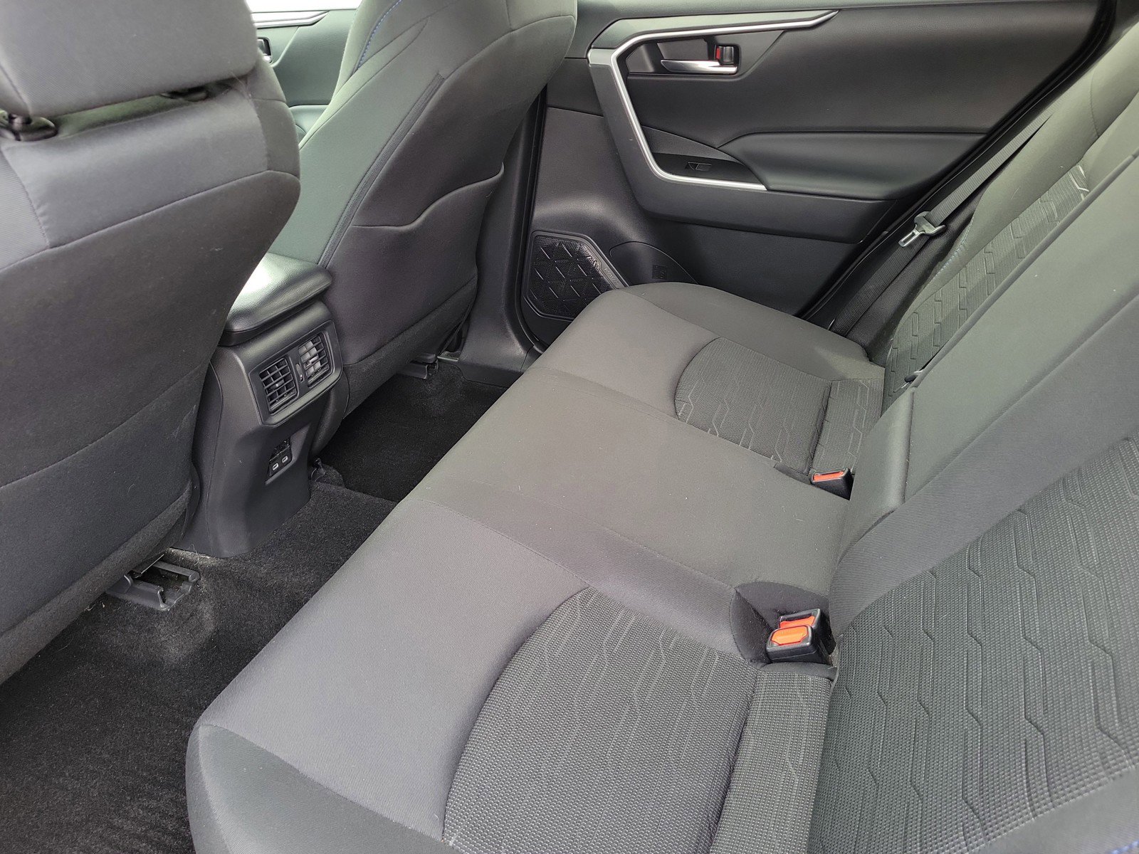 Used 2024 Toyota RAV4 SE AWD/4WD image 9