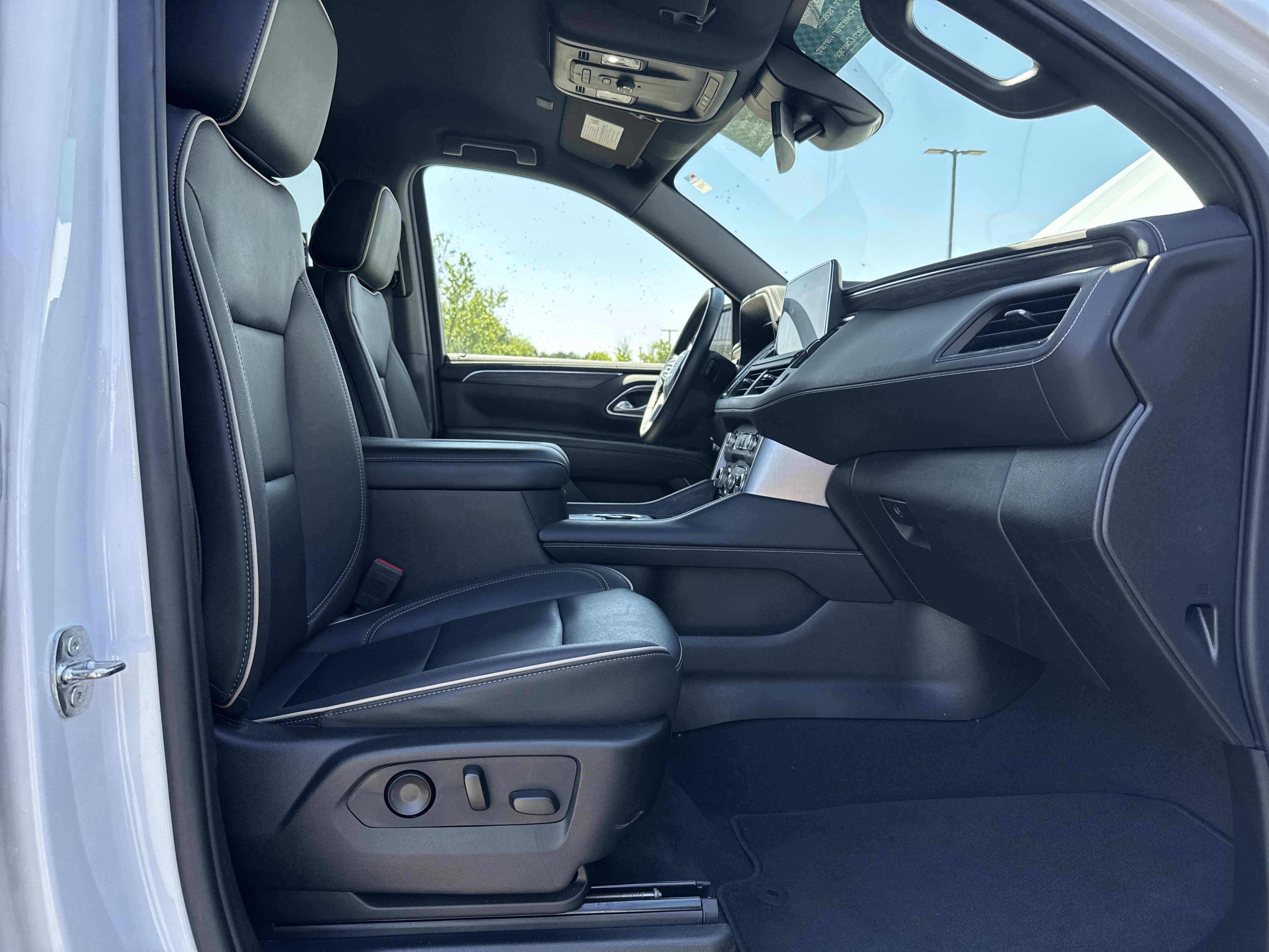 Used 2023 GMC Yukon SLT image 37