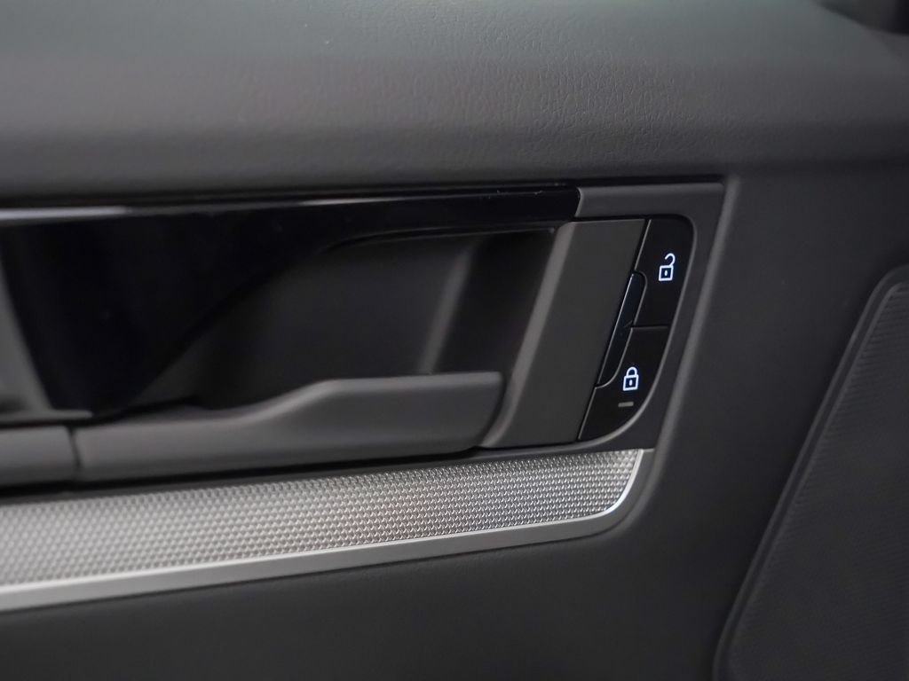 Certified 2026 Porsche Cayenne E-Hybrid AWD/4WD image 15