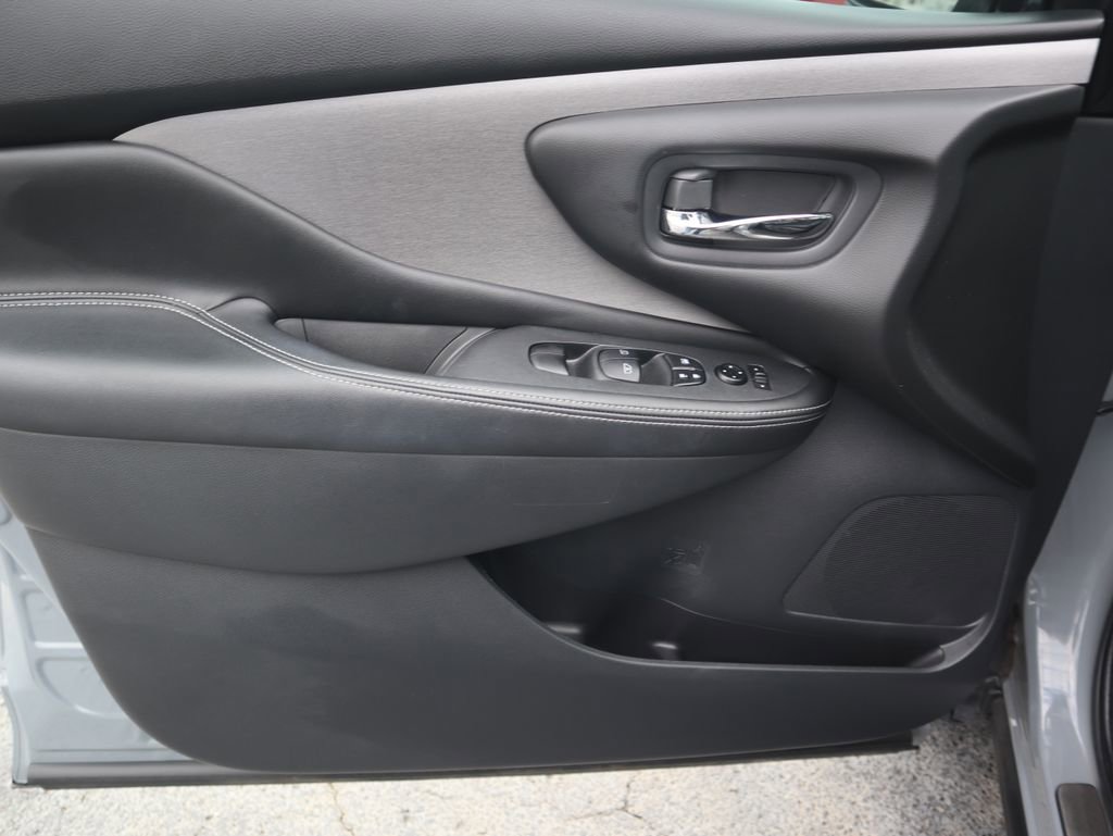 Used 2024 Nissan Murano SV w/ SV Midnight Edition Package image 17