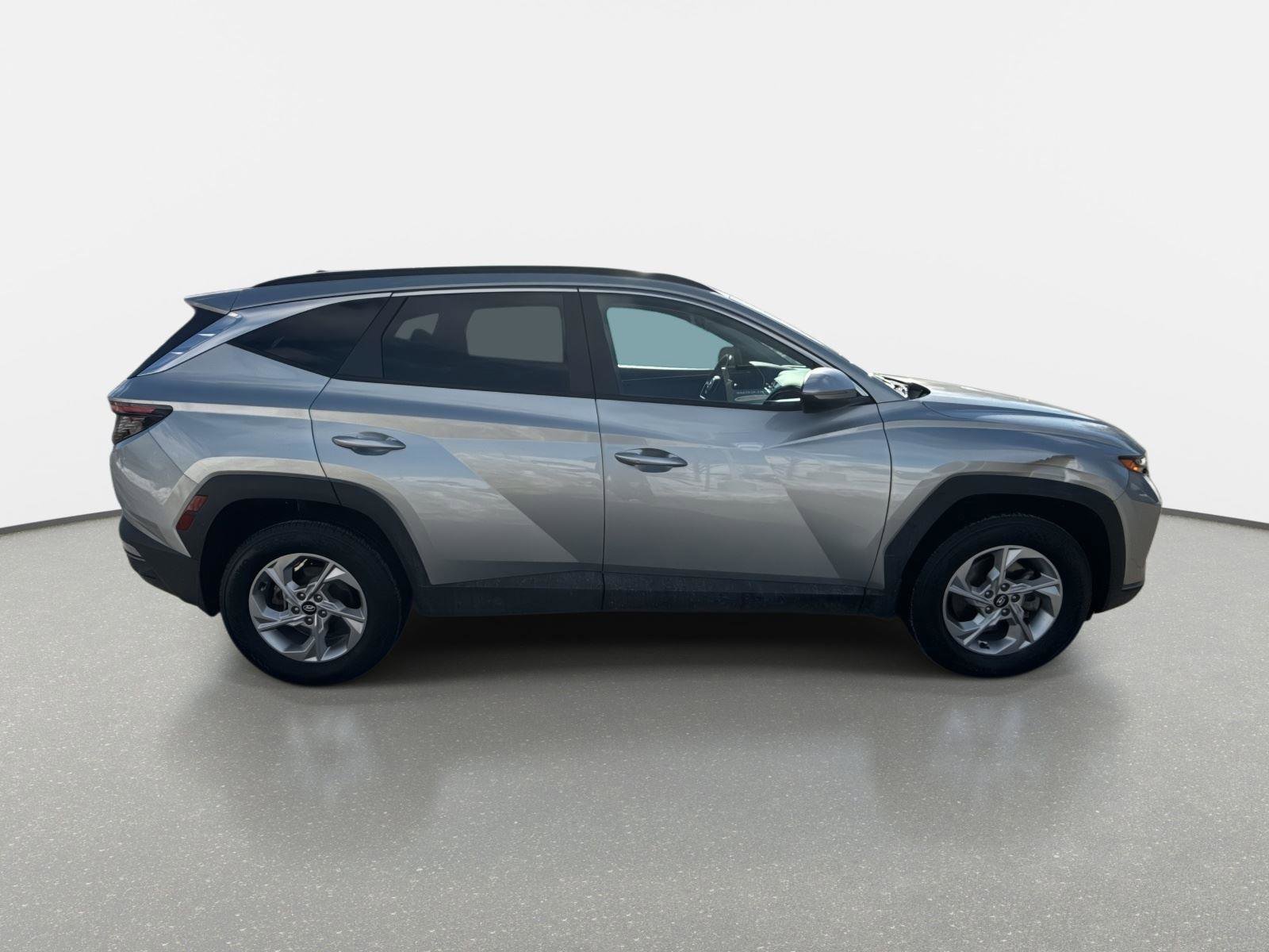 Used 2023 Hyundai Tucson SEL w/ Winter Package image 4