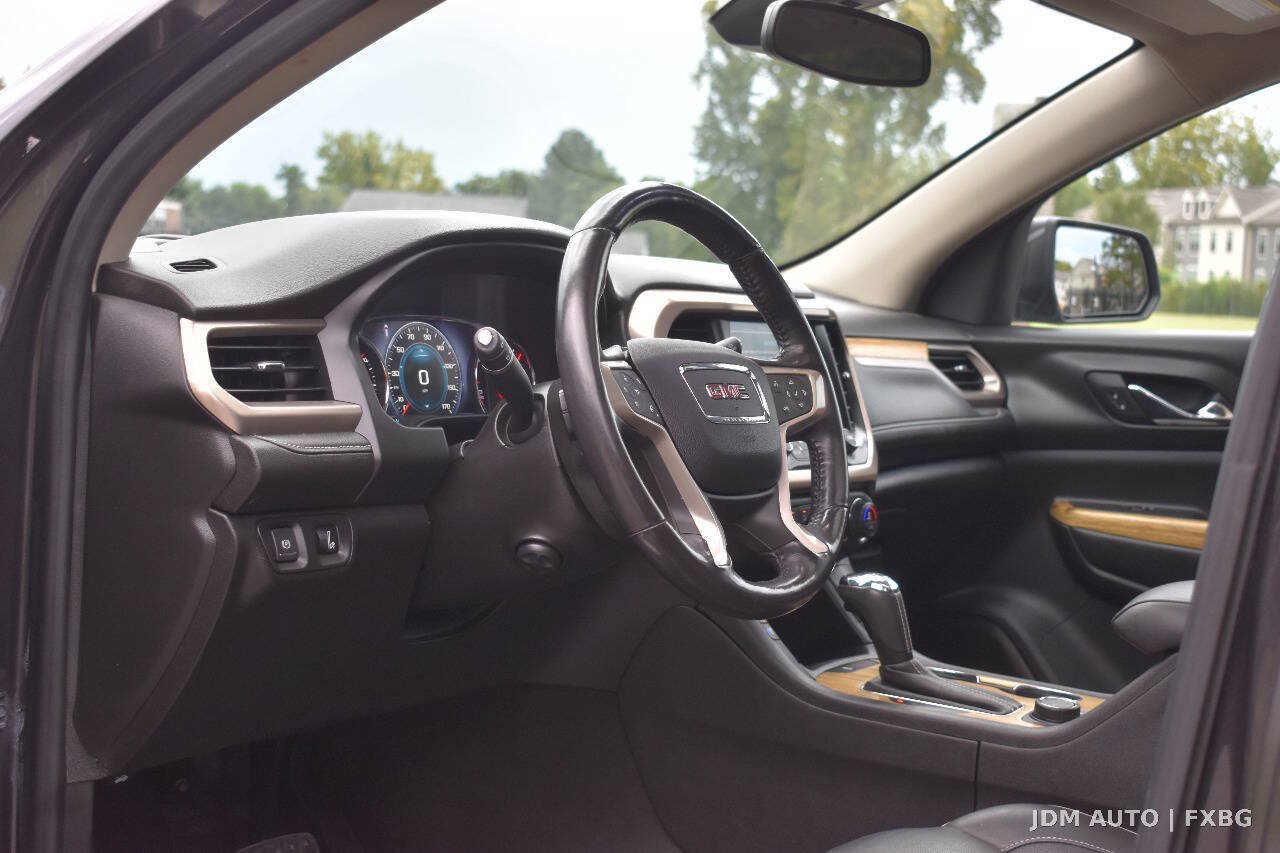 Used 2018 GMC Acadia Denali w/ Technology Package AWD/4WD image 20