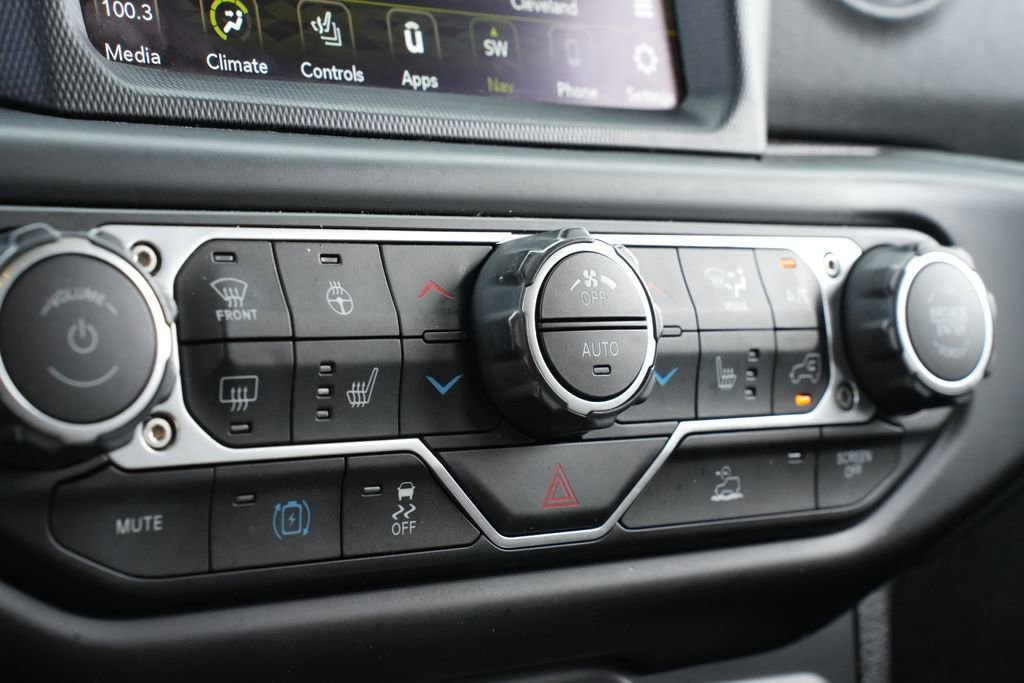 Used 2021 Jeep Wrangler Unlimited Sahara w/ Cold Weather Group AWD/4WD image 14