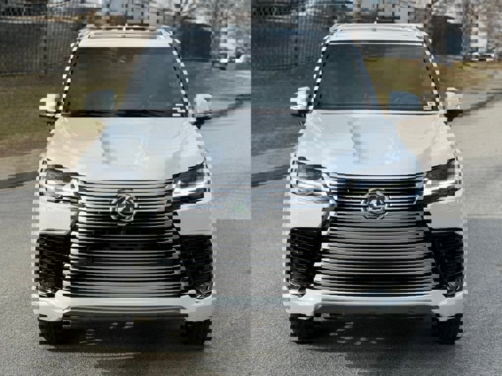 New 2026 Lexus LX 700h Luxury image 9