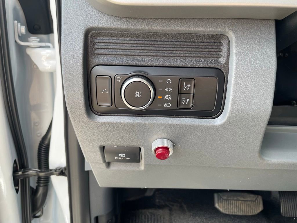 New 2026 Ford F550 4x4 Regular Cab Super Duty image 7