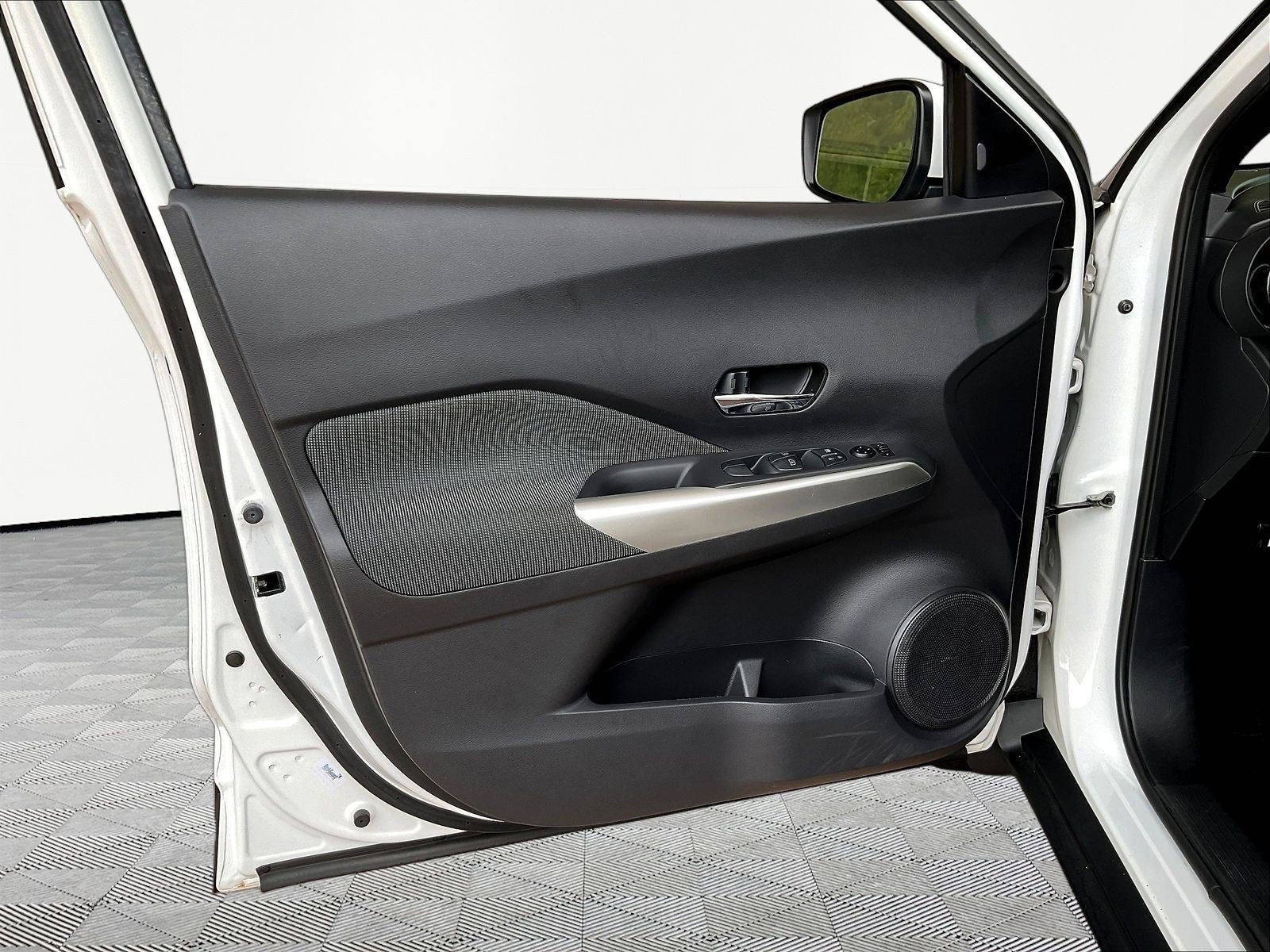 Used 2020 Nissan Kicks SV FWD image 19
