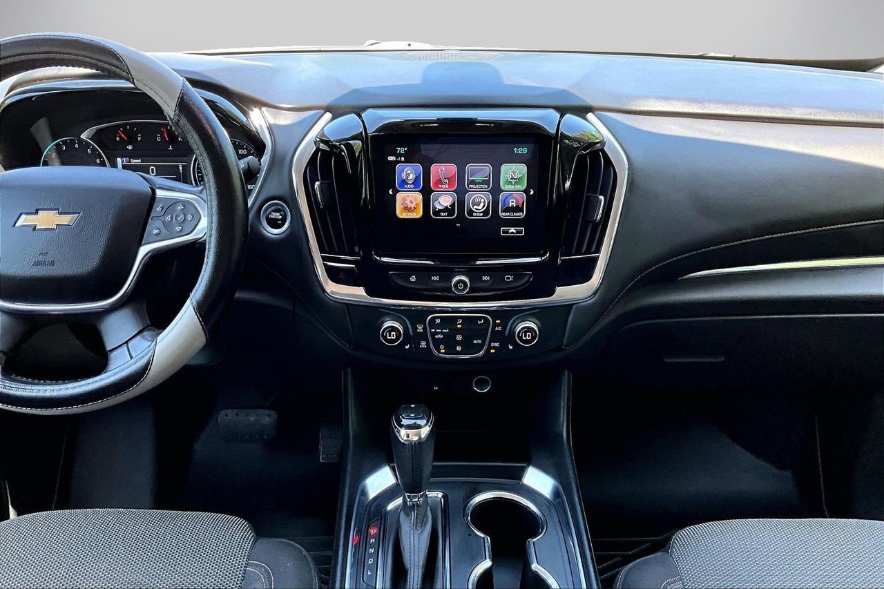 Used 2018 Chevrolet Traverse LT FWD image 12