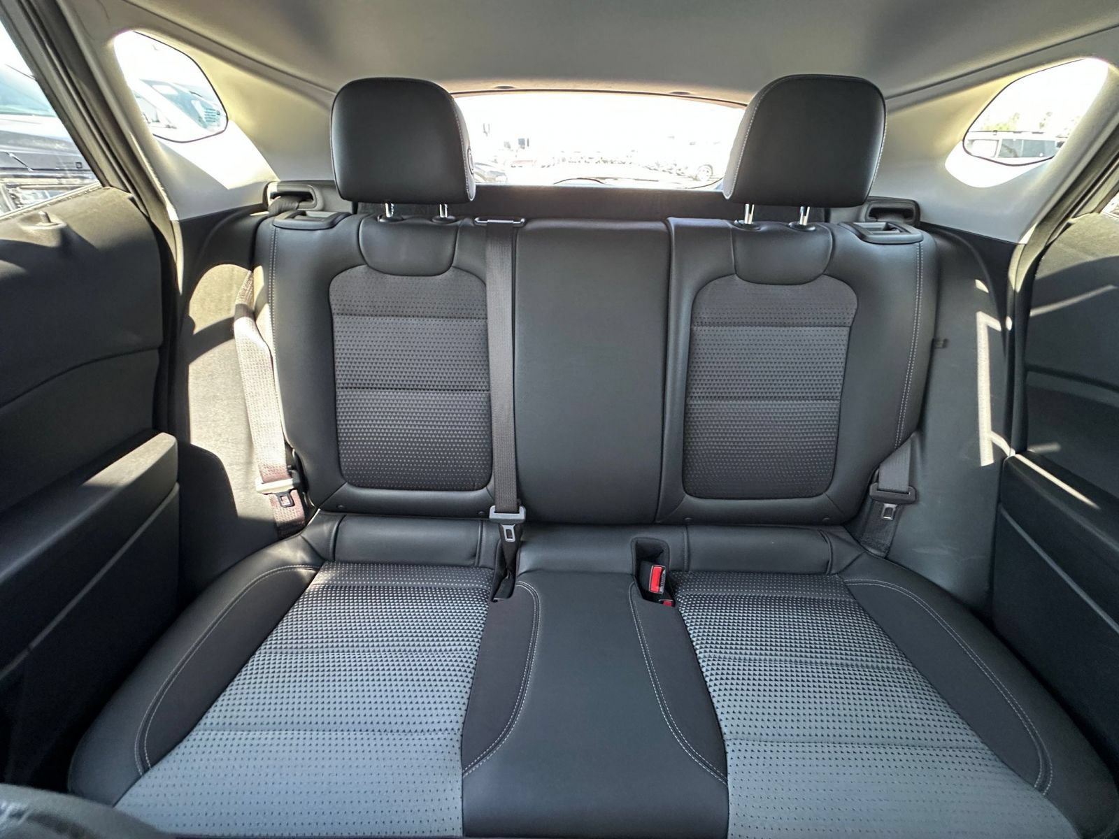 Used 2025 Chevrolet Trax LT w/ LT Convenience Package FWD image 37
