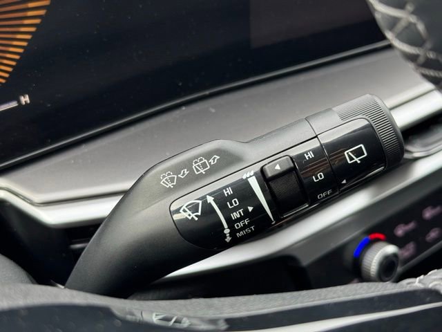 Used 2025 Kia Sorento S image 29