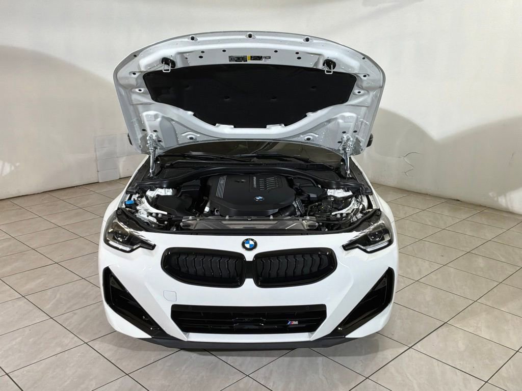Used 2025 BMW M240i xDrive Coupe AWD/4WD image 17
