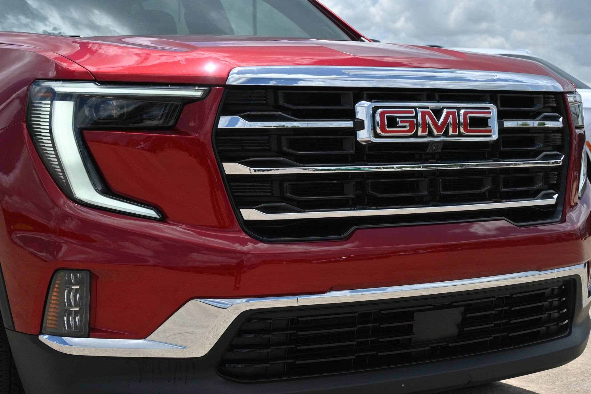 Used 2024 GMC Acadia Elevation w/ LPO, Floor Liner Package FWD image 29