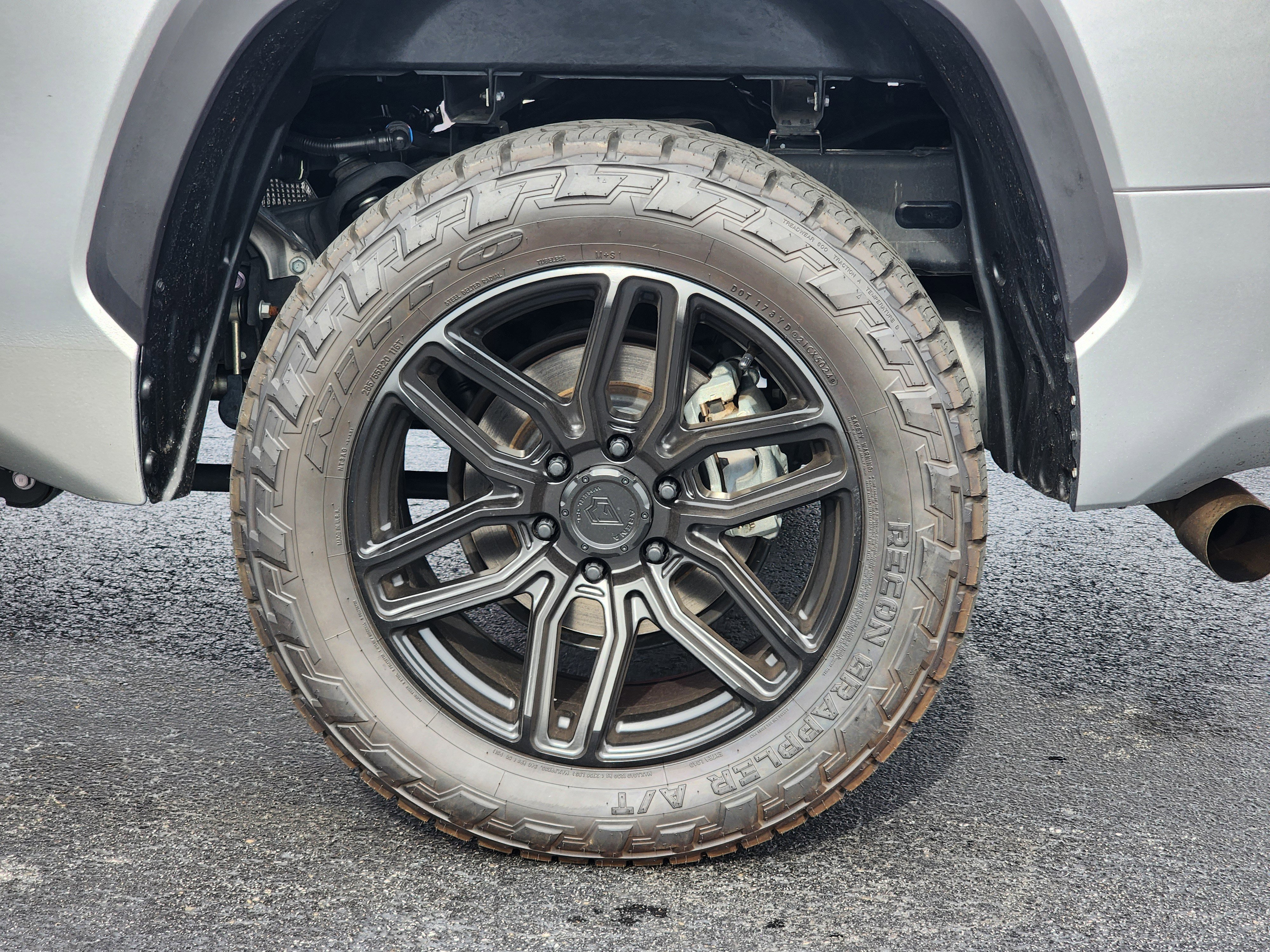 Used 2023 Toyota Tundra SR5 w/ SR5 Convenience Package RWD image 9