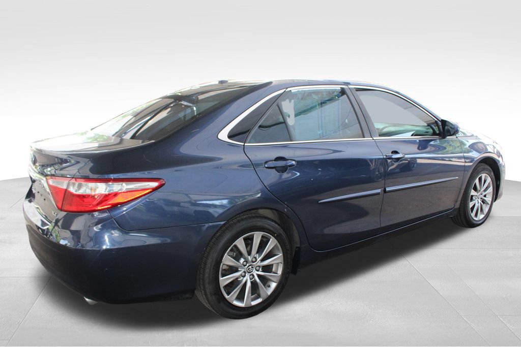 Used 2015 Toyota Camry XLE w/ Moonroof Package FWD image 15