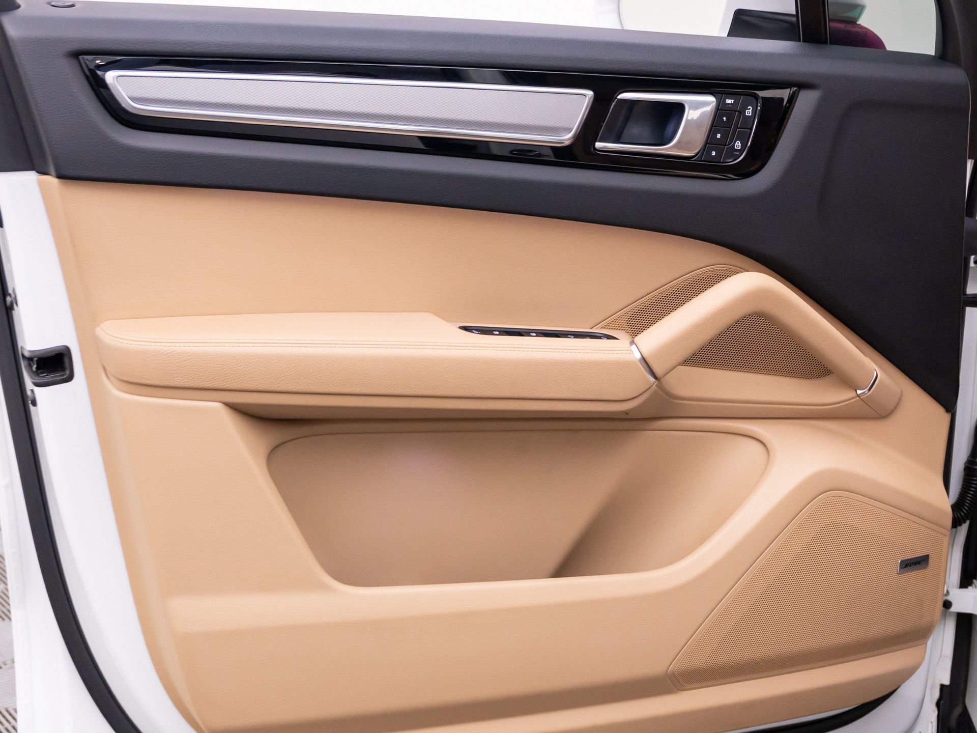 Certified 2022 Porsche Cayenne S Platinum image 13