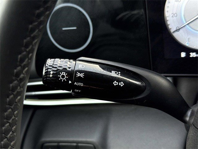 Used 2024 Hyundai Elantra Limited image 27