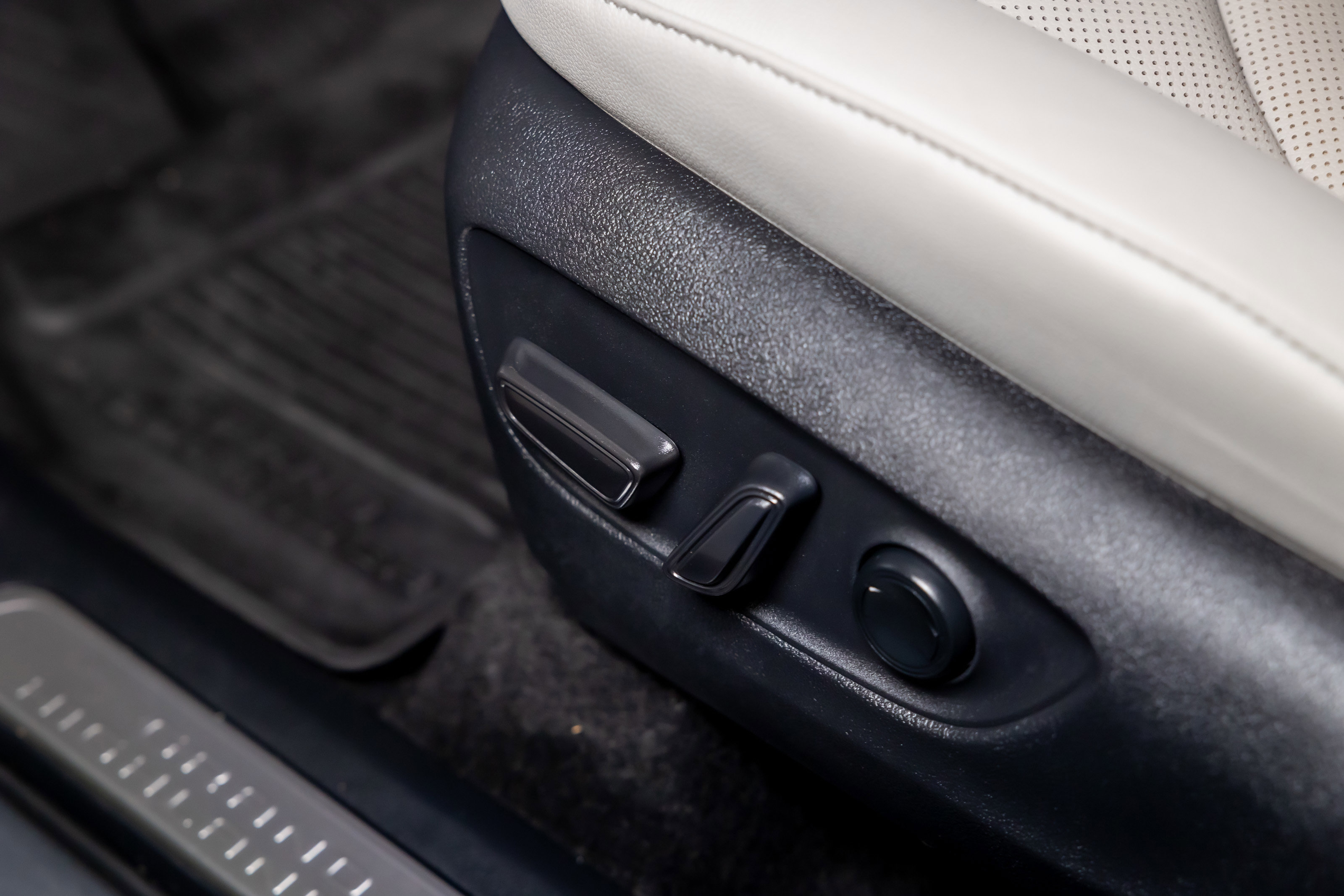 Used 2025 Toyota Grand Highlander FWD image 15