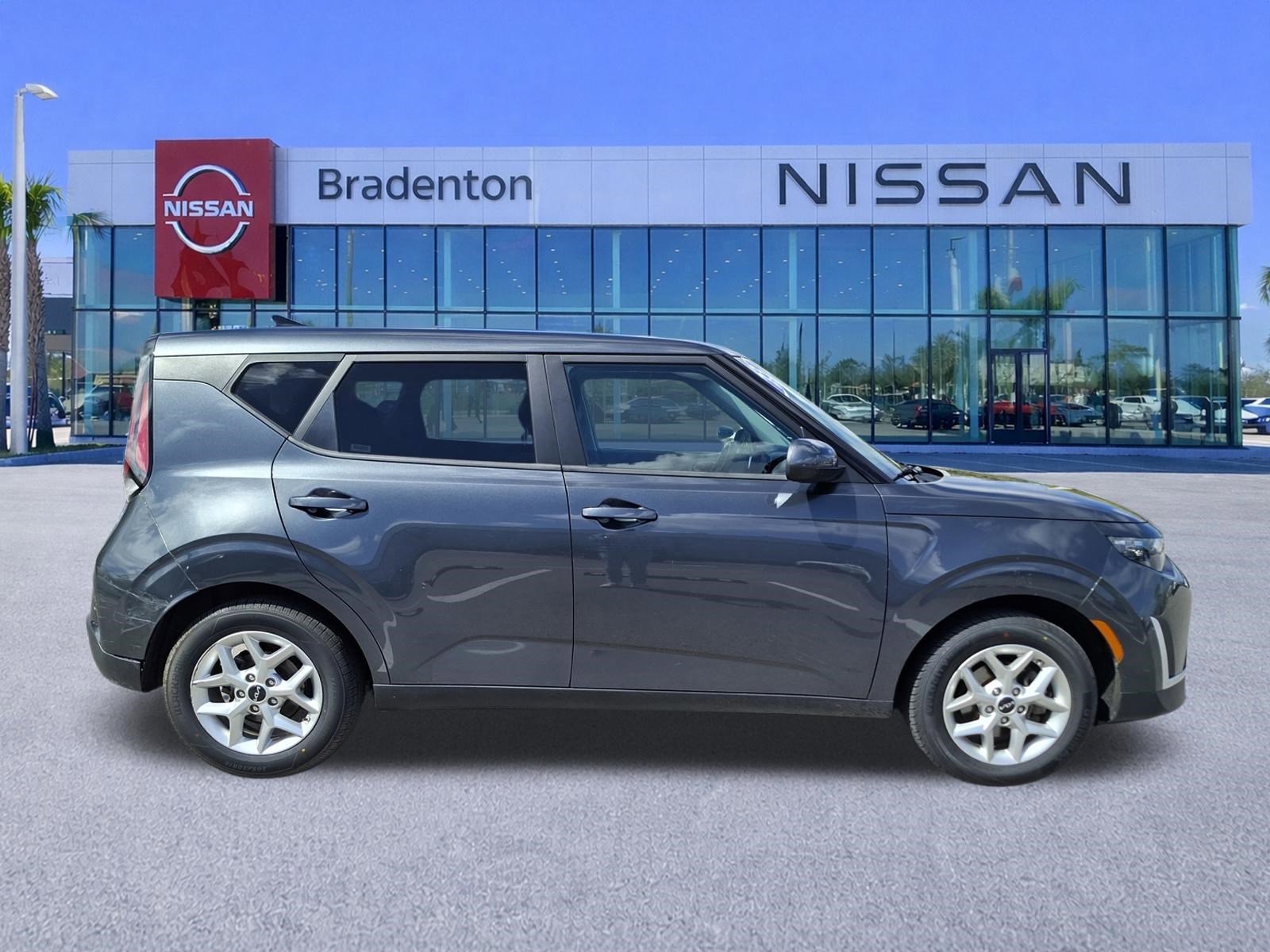 Used 2023 Kia Soul LX w/ Option Group 015 image 4