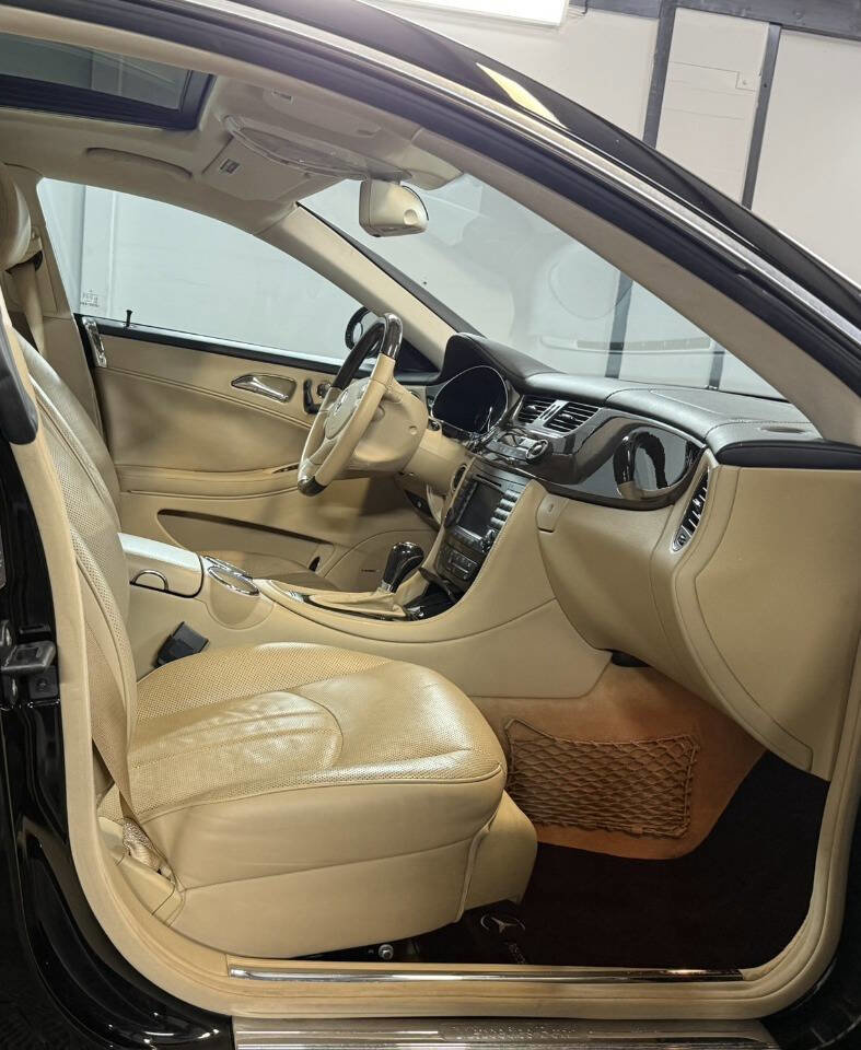 Used 2006 Mercedes-Benz CLS 500 image 9