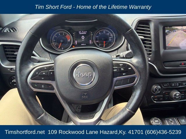 Used 2019 Jeep Cherokee Latitude Plus w/ Comfort/Convenience Group AWD/4WD image 14