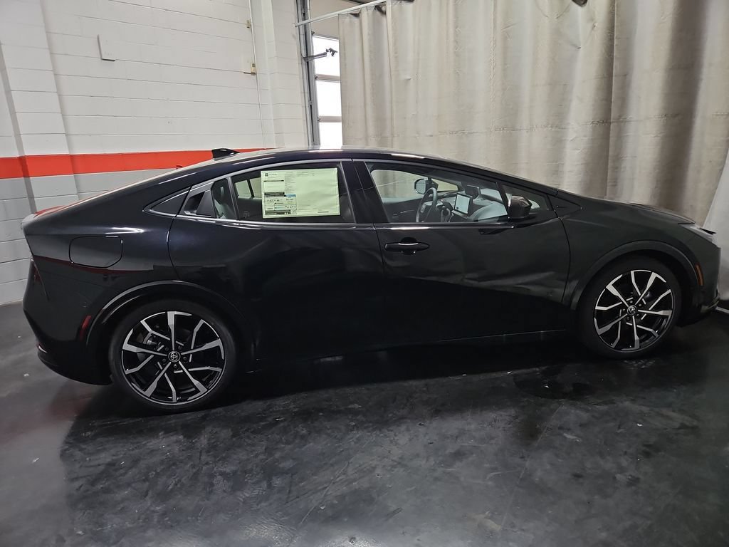 New 2026 Toyota Prius Plug-In Hybrid FWD image 9
