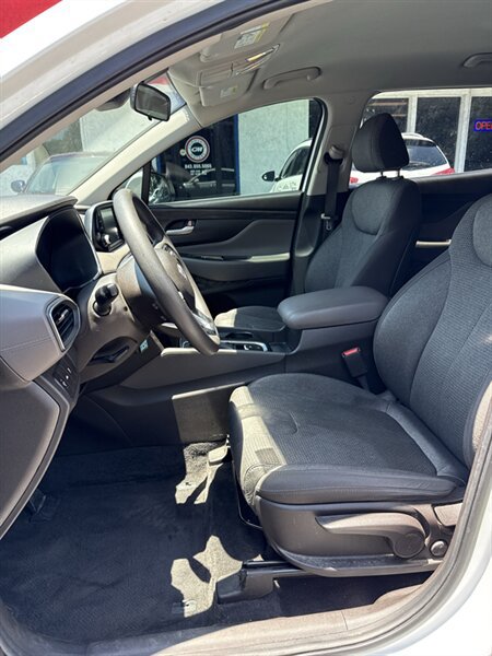 Used 2020 Hyundai Santa Fe SE FWD image 9