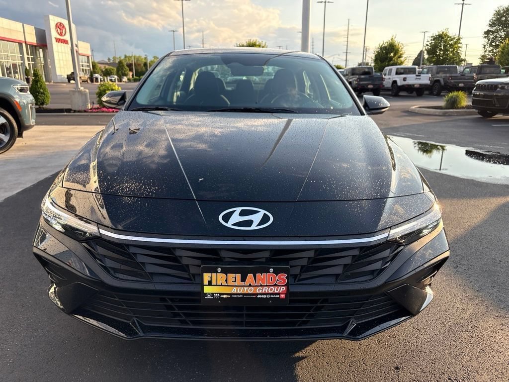 Used 2026 Hyundai Elantra SE FWD image 8