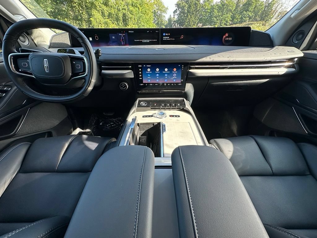 New 2027 Lincoln Navigator Reserve AWD/4WD image 21
