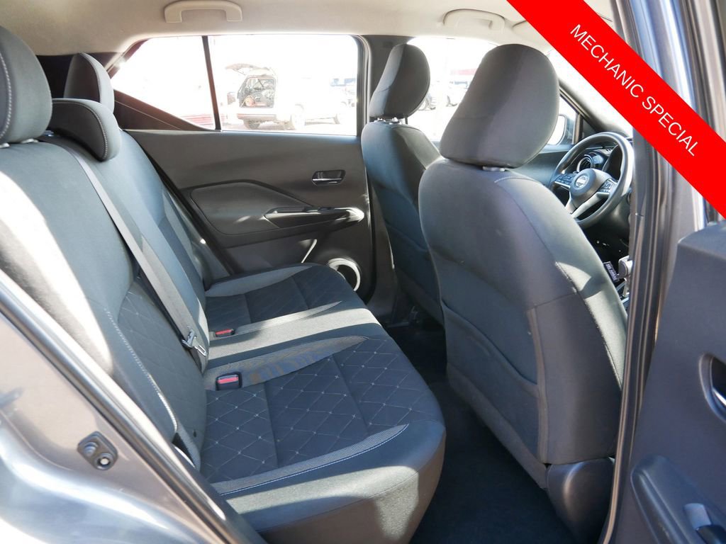 Used 2019 Nissan Kicks SV image 9