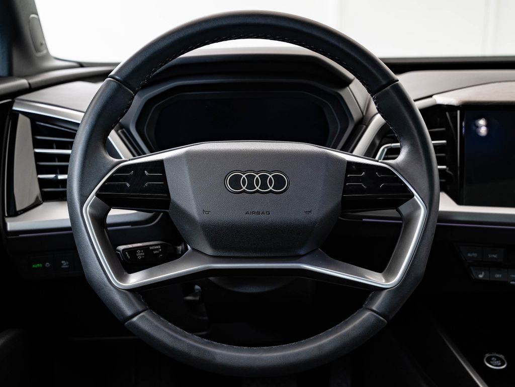 Used 2024 Audi Q4 e-tron Prestige image 44