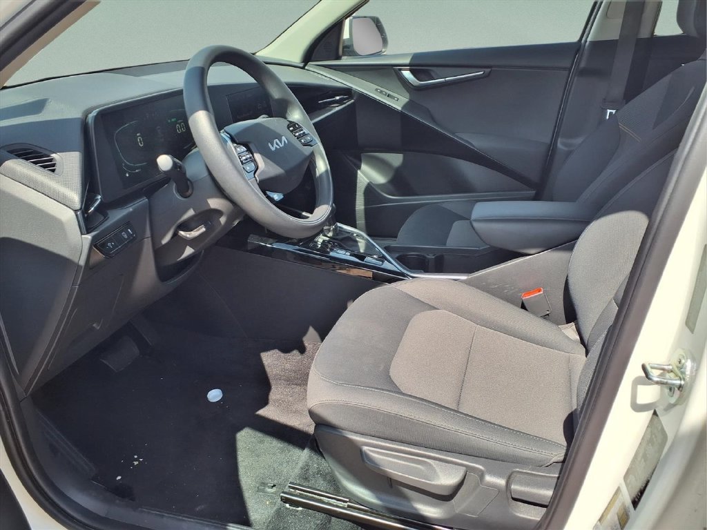 Used 2025 Kia Niro LX FWD image 19