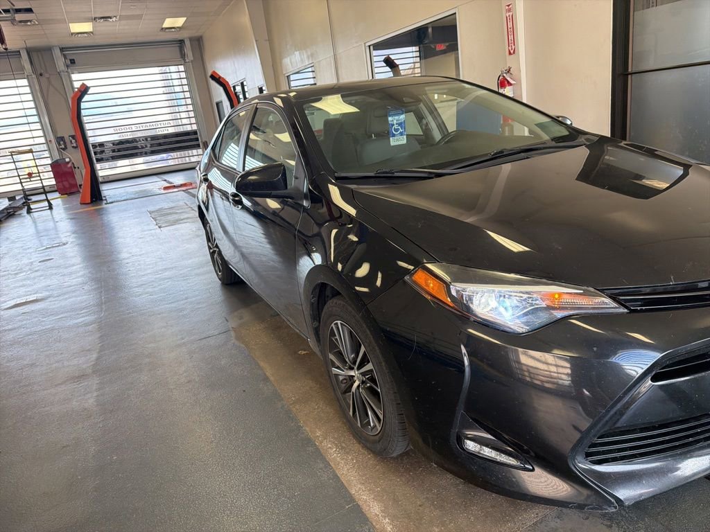 Used 2018 Toyota Corolla LE w/ LE Premium Package w/Moonroof FWD image 1