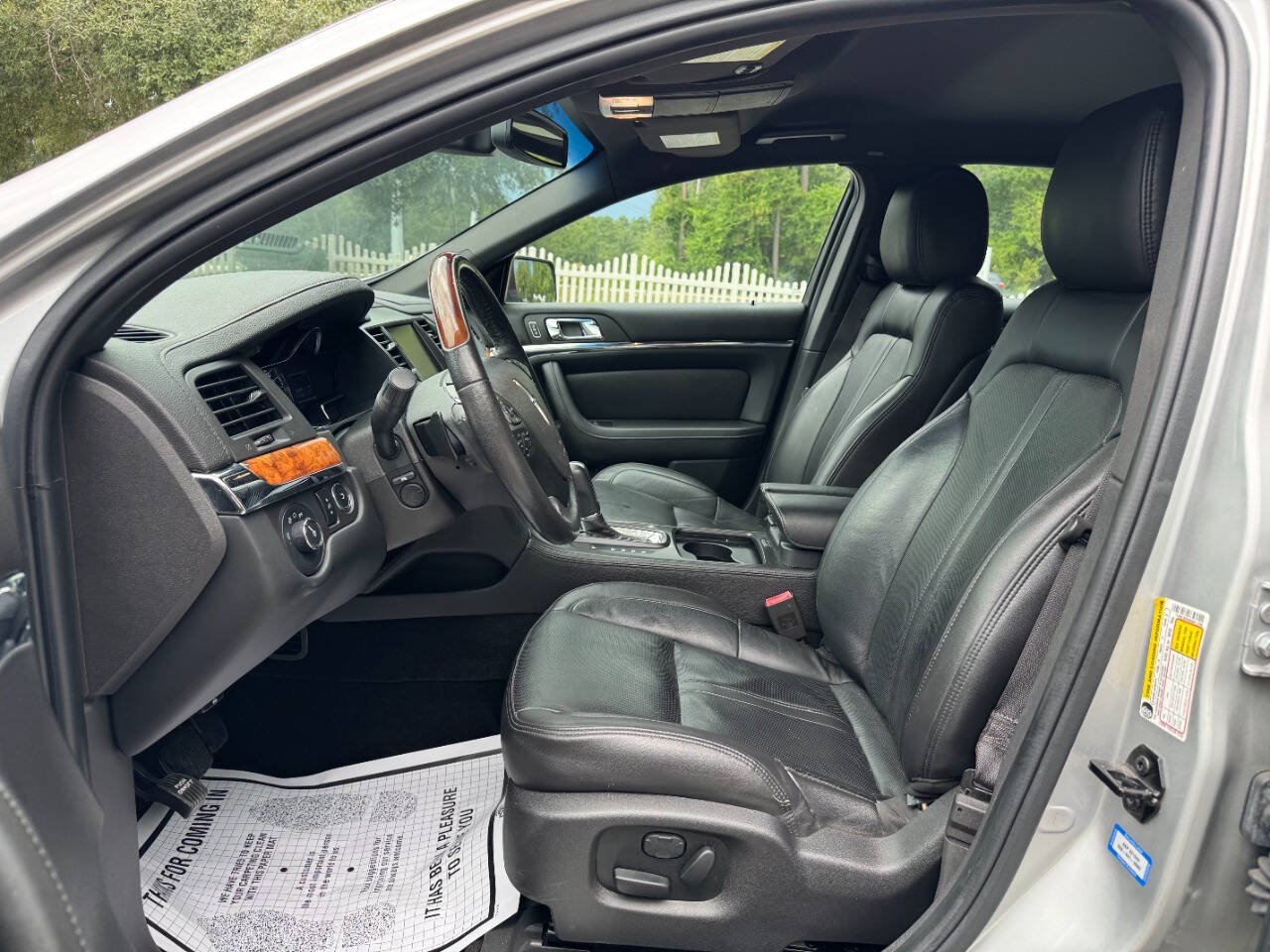Used 2013 Lincoln MKS FWD image 10