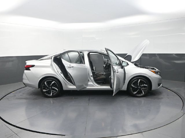 Used 2024 Nissan Versa SR FWD image 46