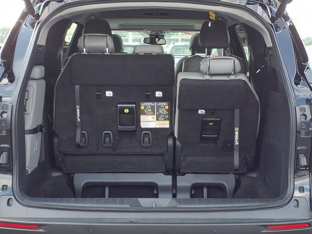 Certified 2026 Toyota Sienna XLE FWD image 8