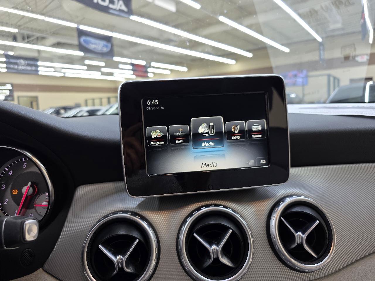 Used 2017 Mercedes-Benz GLA 250 w/ Premium Package image 32