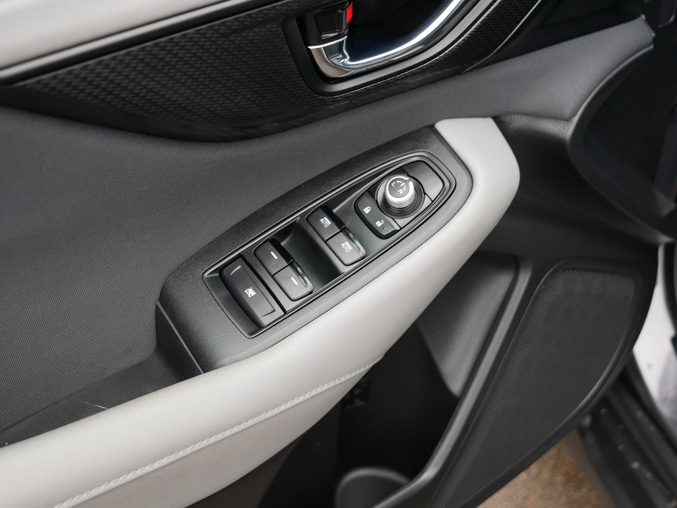 Used 2025 Subaru Outback Premium image 19