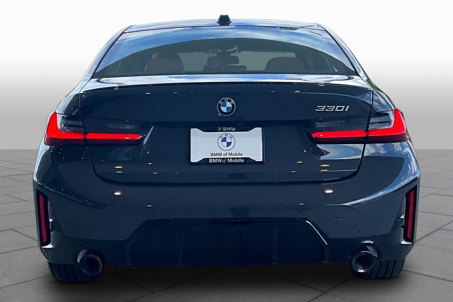 New 2026 BMW 330i Sedan w/ M Sport Package RWD image 4