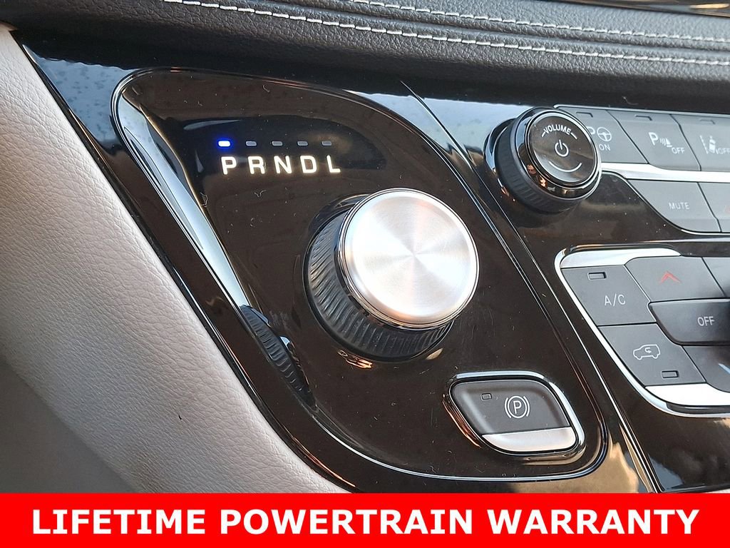 Used 2022 Chrysler Pacifica Touring-L w/ Uconnect Theater Family Group image 15