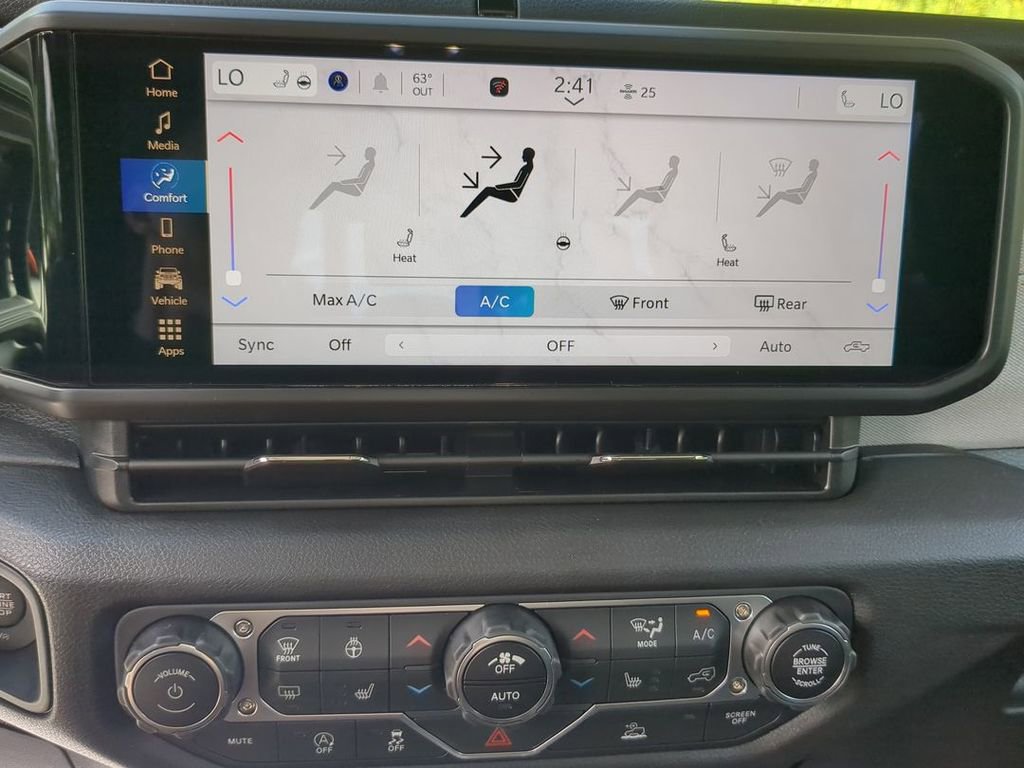 New 2025 Jeep Gladiator Willys image 19