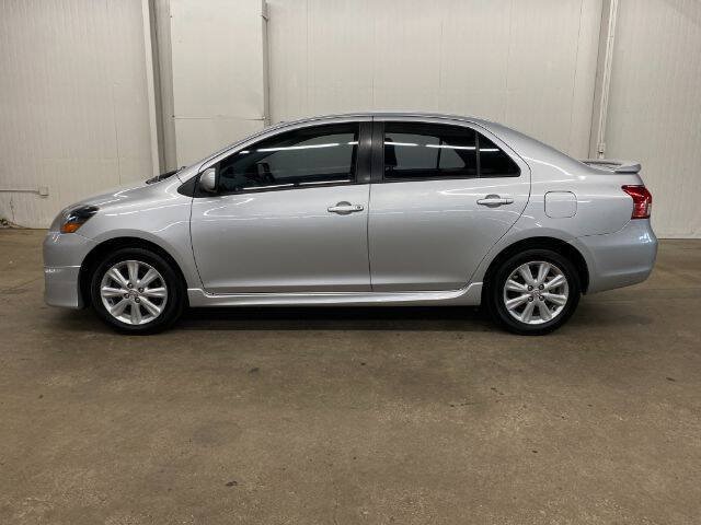 Used 2009 Toyota Yaris S FWD image 2