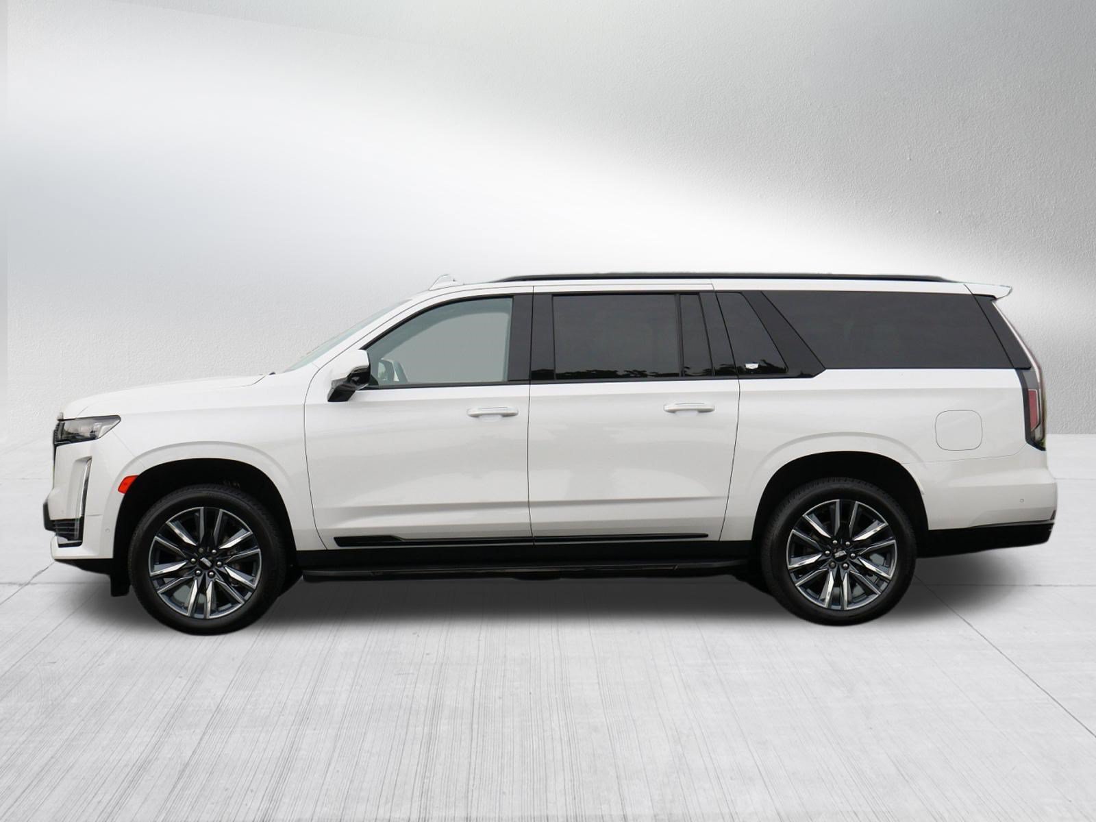 Certified 2022 Cadillac Escalade ESV Sport w/ Touring Package AWD/4WD image 4