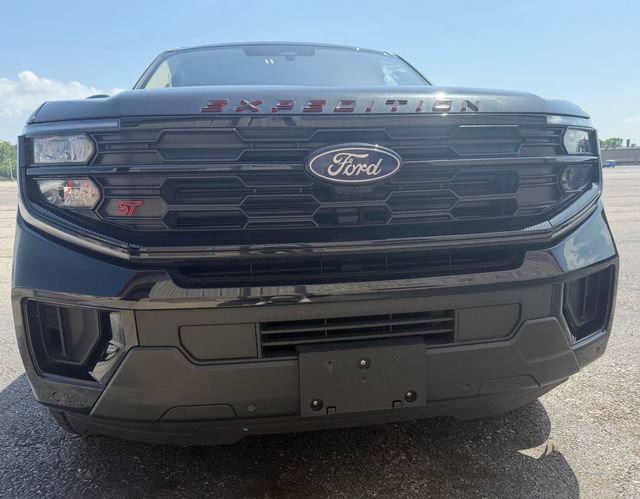 Used 2025 Ford Expedition Active AWD/4WD image 6