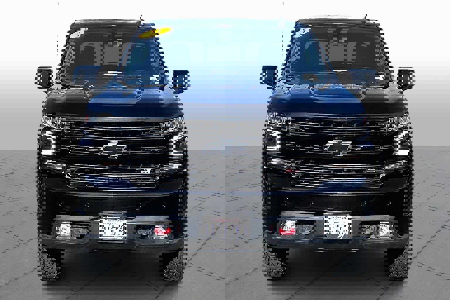 Used 2021 Chevrolet Silverado 1500 LT Trail Boss w/ Convenience Package II image 3