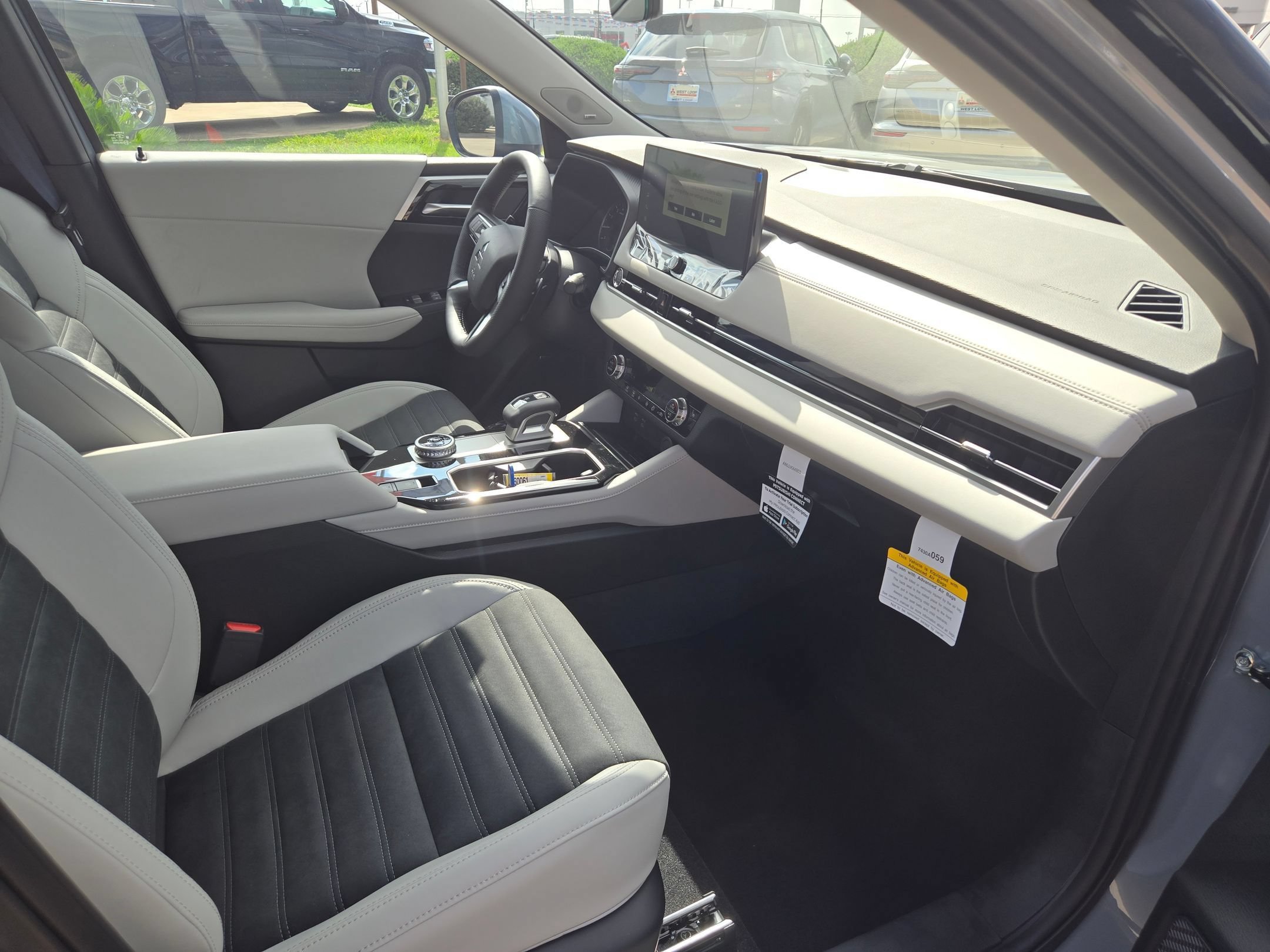 New 2026 Mitsubishi Outlander SE FWD image 21