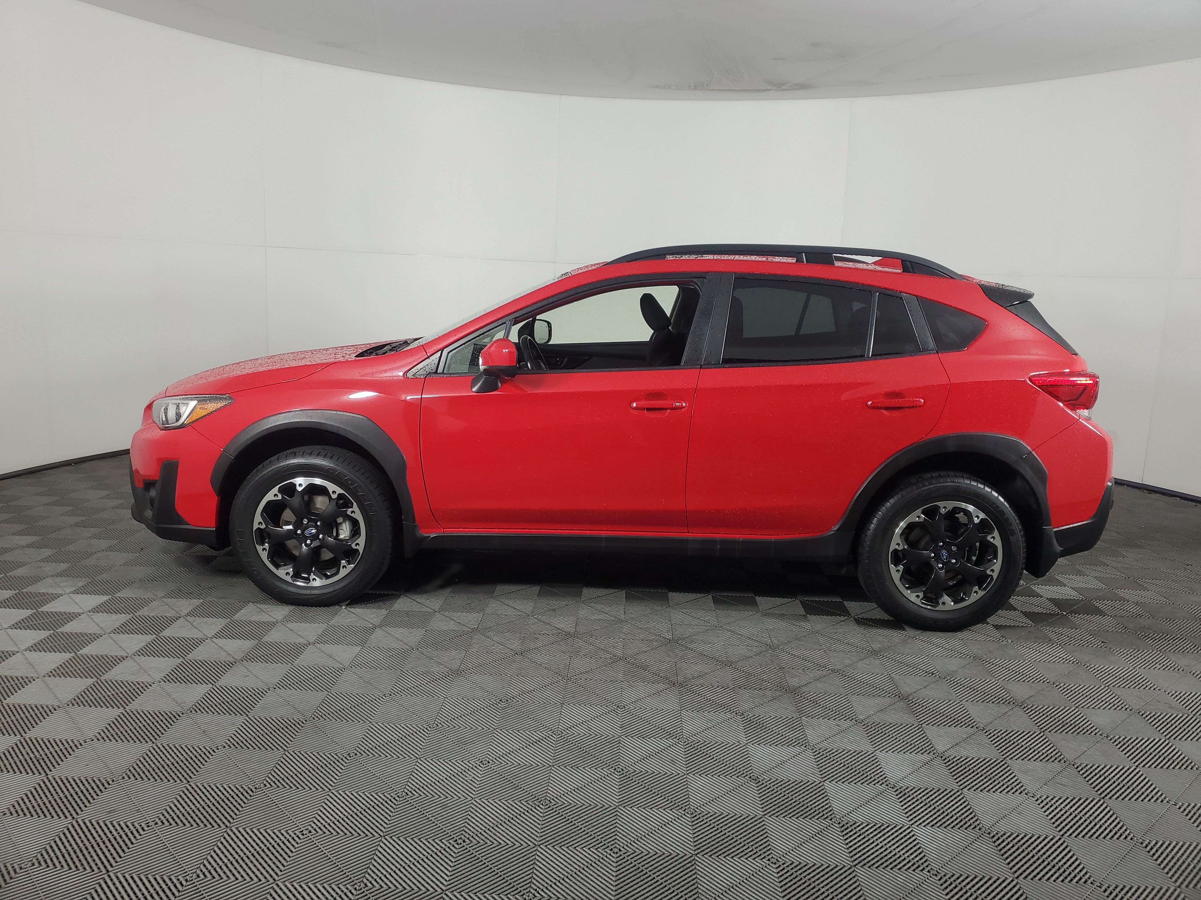 Used 2023 Subaru Crosstrek 2.0i Premium AWD/4WD image 7