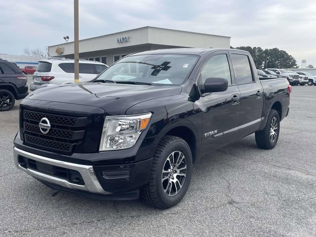 Used 2022 Nissan Titan SV AWD/4WD image 9